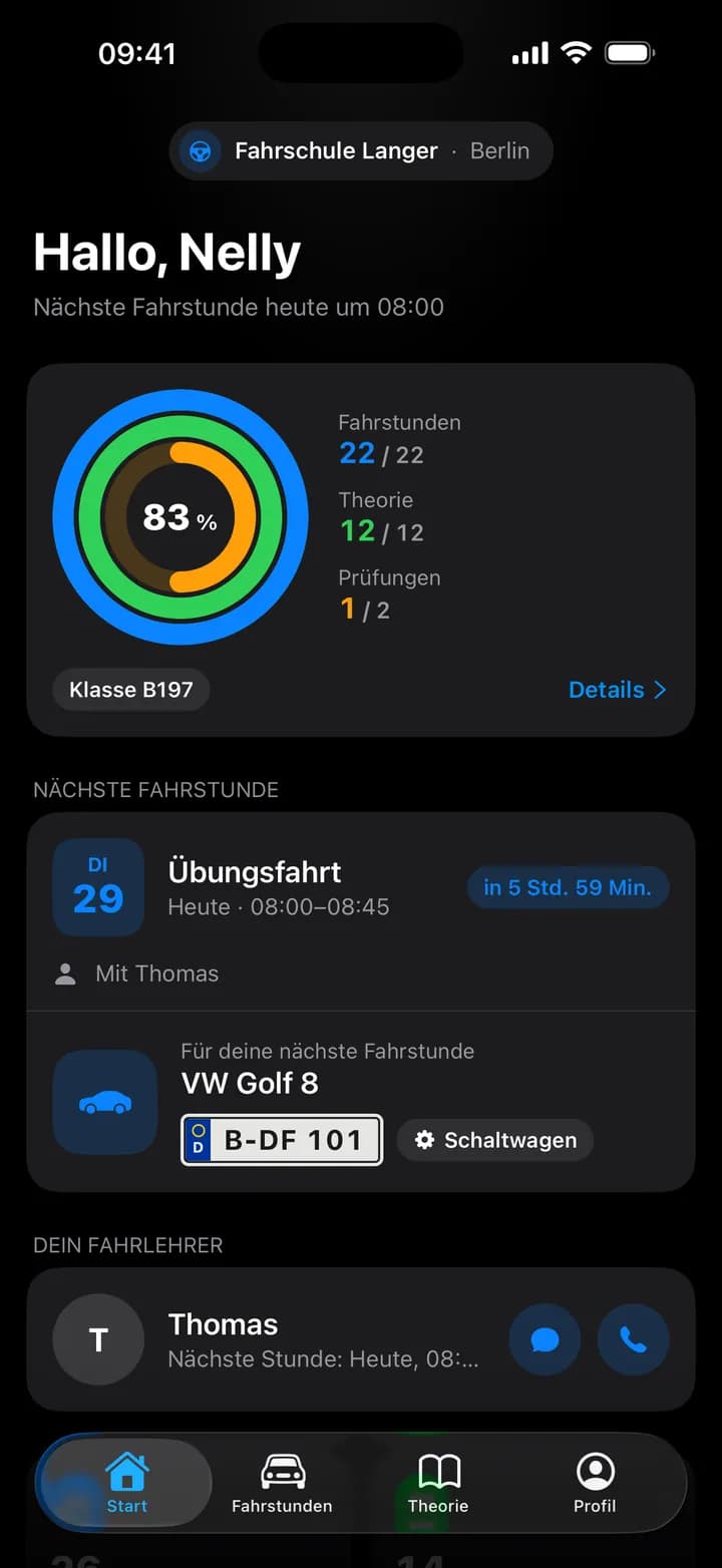 Startseite für Fahrschüler: 83 % der Ausbildung geschafft und die nächste Fahrstunde im VW Golf 8